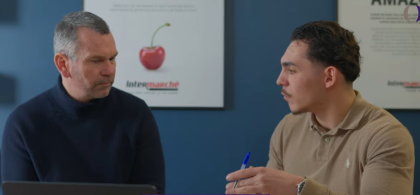 Rémy Echardour, étudiant en BMS à NEOMA, et Thierry Cotillard, président d'Intermarché